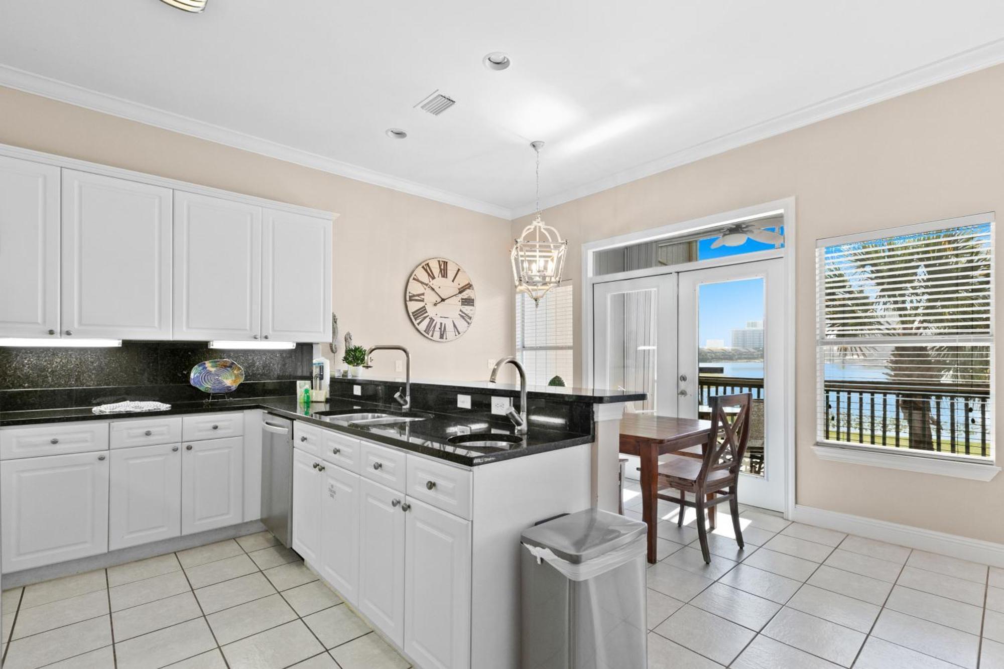 Seascape Lakefront Villas Destin Oda fotoğraf