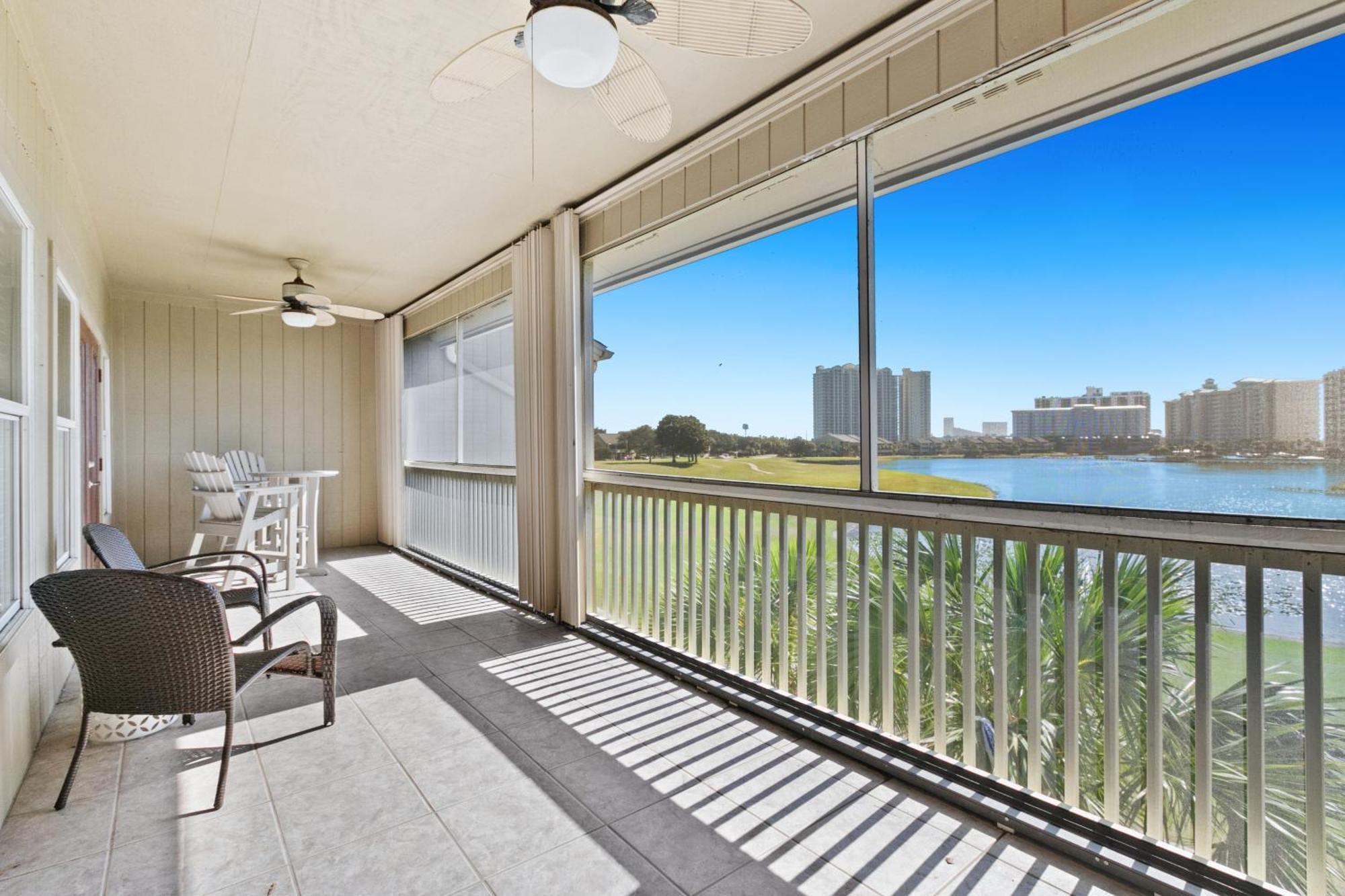 Seascape Lakefront Villas Destin Oda fotoğraf